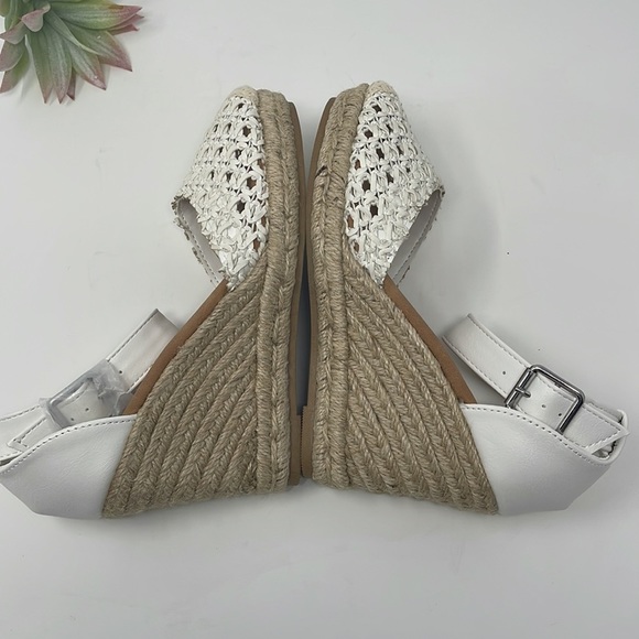 Journee Collection Sierra Espadrille Sandal - Picture 8 of 10